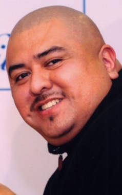 Актер Джон Лобату