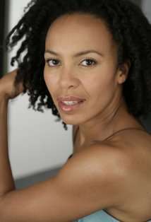 Актер Иса Дэвис