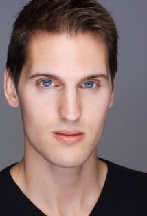 Актер Логан Хант