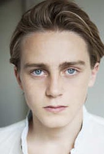 Актер Барни Уолш