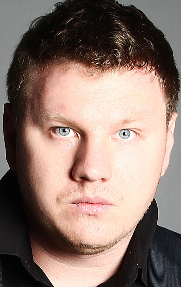 Актер Евгений Шапошников