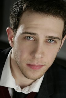 Актер Грегори Перри