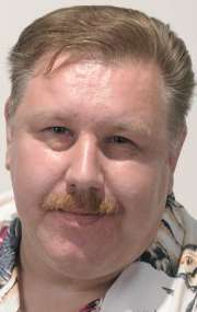 Актер Андрей Саватеев