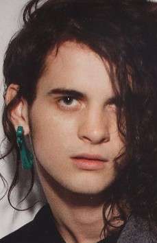 Актер Джетро Кейв