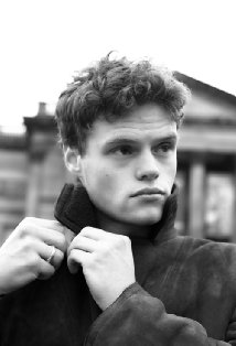 Актер Бобби Шофилд