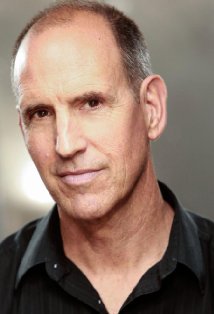 Актер Том Кларк Хилл