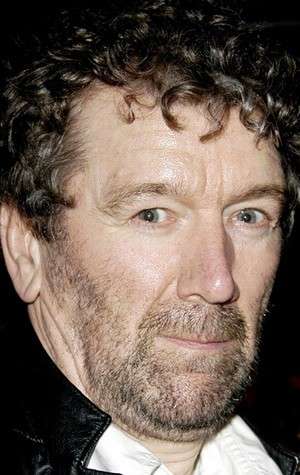 Актер Клайв Расселл