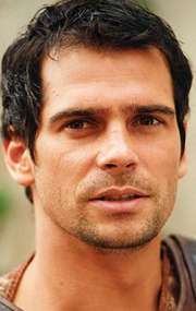 Актер Павел Делонг