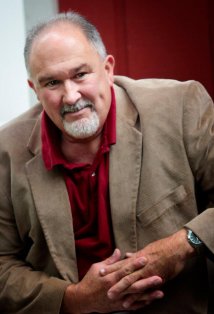 Актер Дэннис Дойл мл.