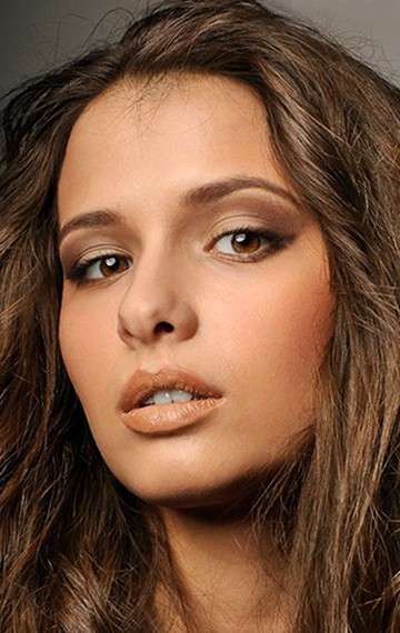 Актер Любовь Аксенова