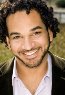 Актер Майк Холт