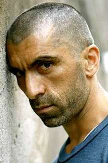 Актер Эрдал Йильдиз