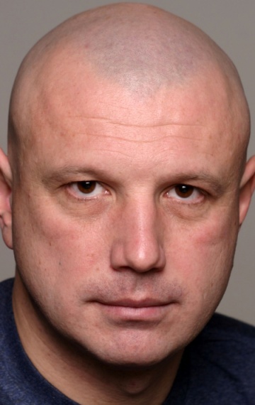 Актер Олег Коваленко