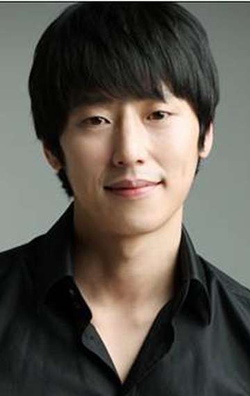 Актер Ким Ён Хун