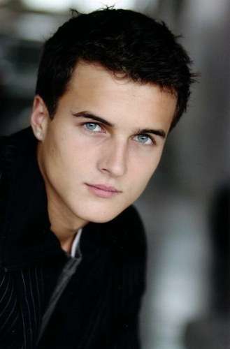 Актер Жонатан Демурже