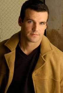 Актер Майкл Брэдли