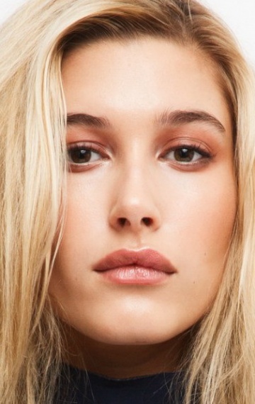 Актер Хейли Болдуин