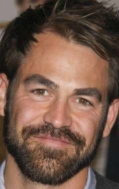 Актер Кайл Ховард