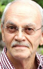 Актер Чак Кларк