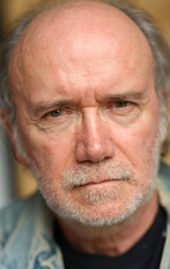 Актер Чарли Вэнс