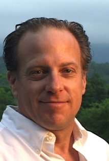 Актер Дэйв Симондз