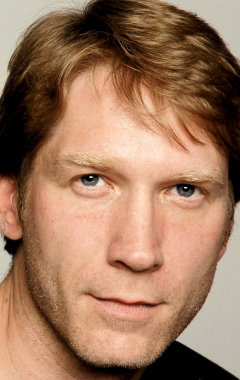 Актер Эрик Дэвис