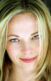 Актер Стефани Мейс