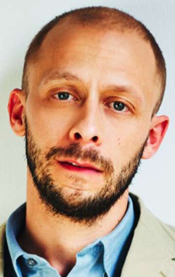 Актер Максвелл МакКейб-Локос