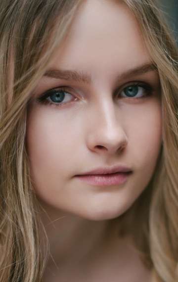 Актер Оливия ДеДжондж