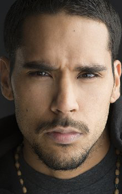 Актер Рэнди Гонзалез