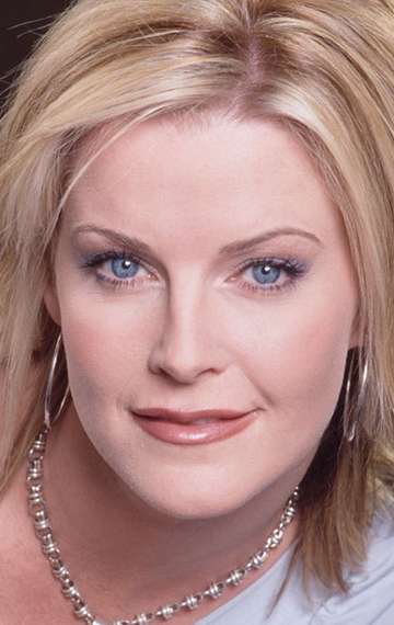 Актер Маив Куинлэн