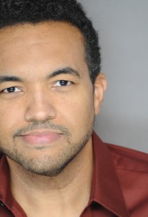 Актер Билл Айвори Ларсон