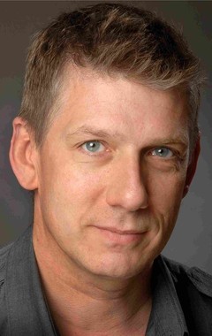 Актер Эрик Мишелс