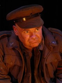 Актер Лоуренс Кой