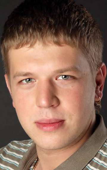 Актер Олег Новиков