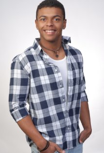 Актер Арнольд Эйджи