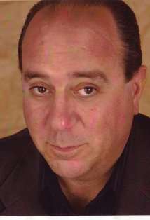 Актер Луис Мустилльо