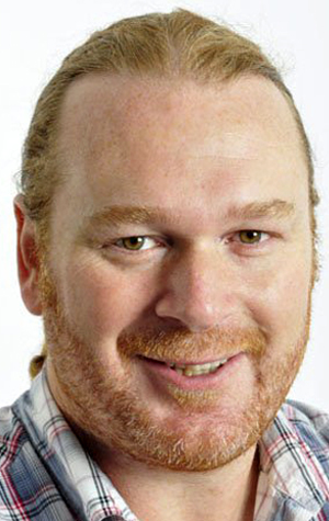 Актер Джулиан Сигер