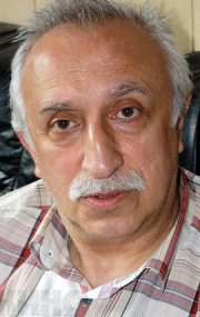 Актер Николай Досталь