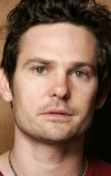 Актер Генри Томас