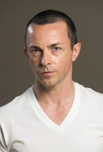 Актер Люк Кирни