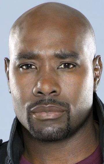 Актер Моррис Честнат