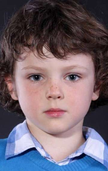 Актер Саша Новицкий