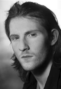 Актер Том Херриотт