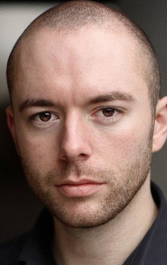 Актер Дерек Барр