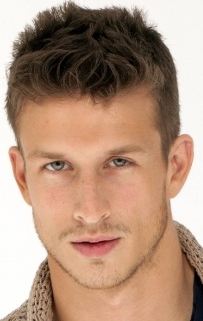 Актер Адам Хубер