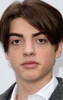 Актер Саша Бэйли