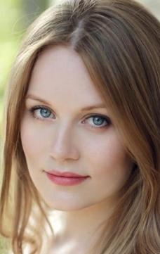 Актер Кара Теоболд