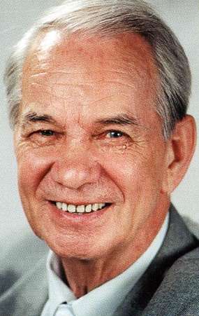 Актер Юрий Каюров