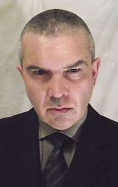 Актер Виталий Суровегин